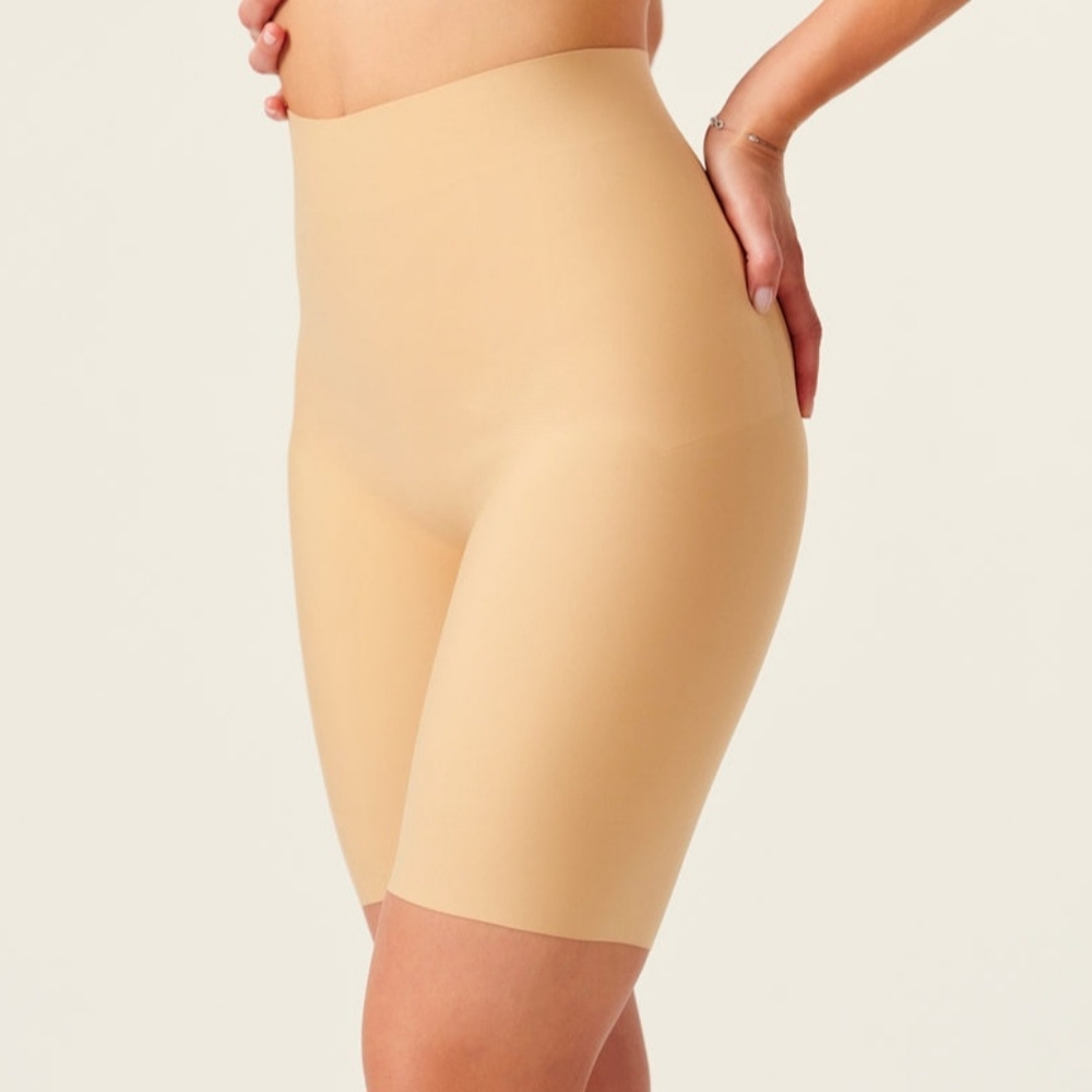 TAUTX SHAPEWEAR SHORT NWT!